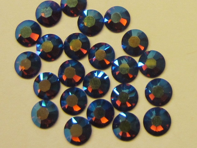 18 pcs. 30ss BURGUNDY AB FLATBACK European Rhinestones